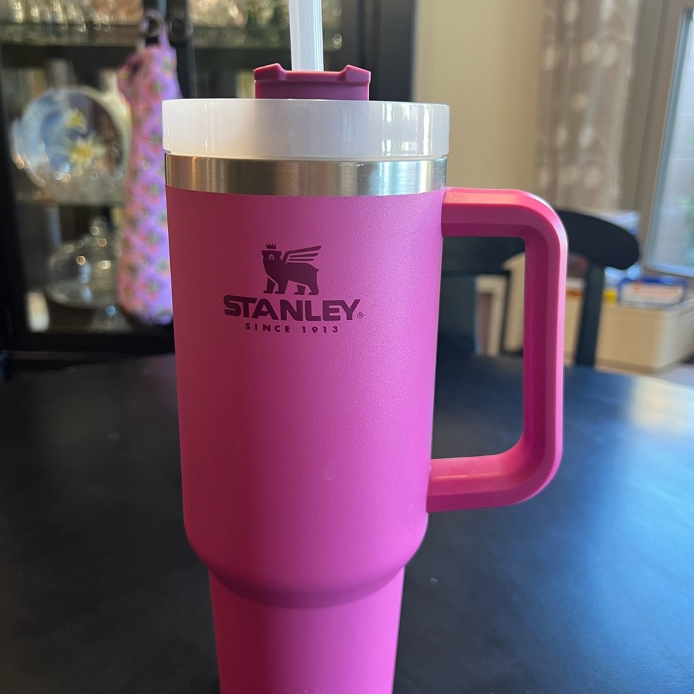 New Stanley Magenta/Deep PinkTravel Mug with Handle